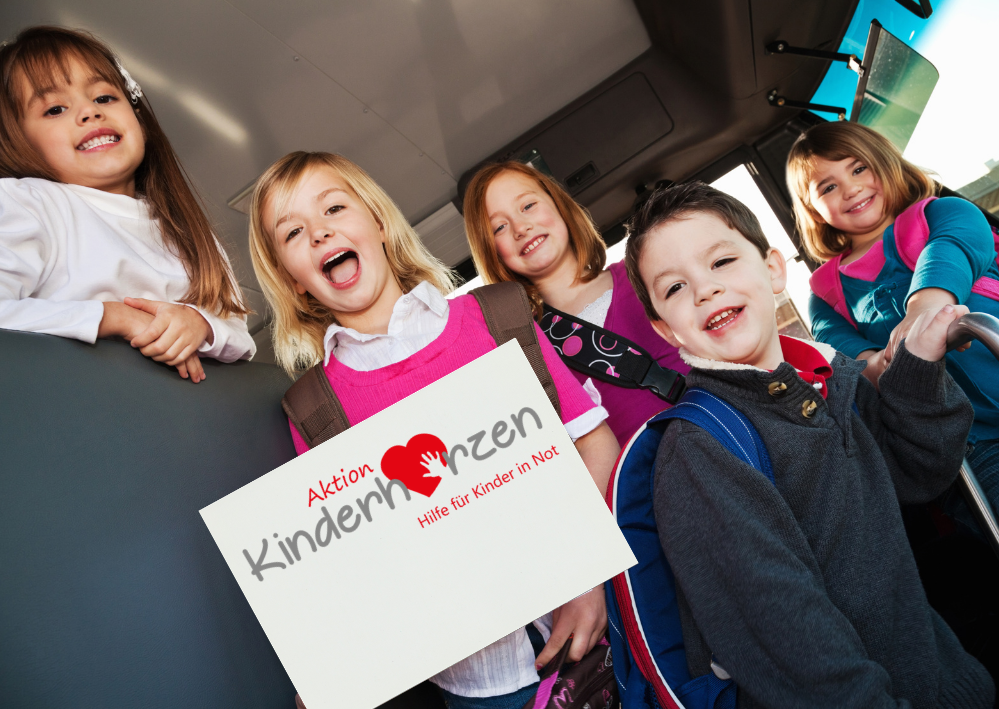 Aktion Kinderherzen Erzgebirge Kids lachen mit Logo Aktion