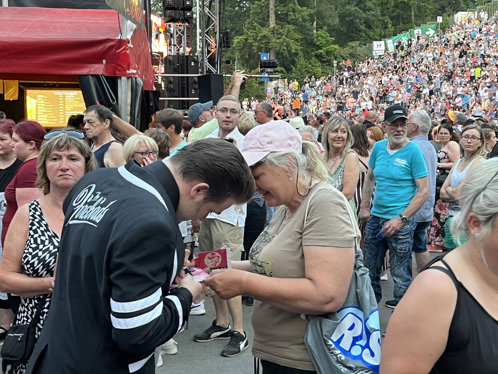 Autogrammstunde mit den Firebirds