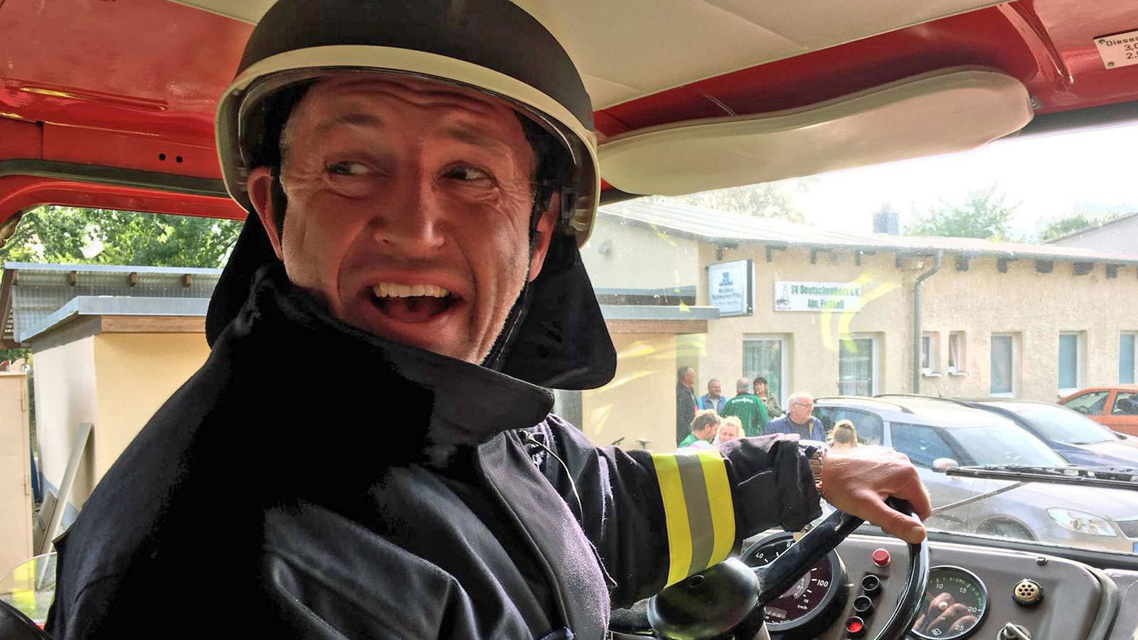 Uwe Fischer hakt den ersten Punkt auf der Löffelliste ab